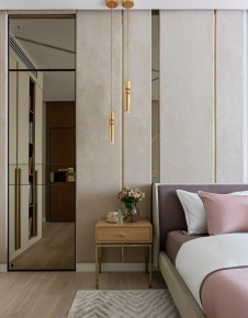 Фото интерьера спальни квартиры в стиле неоклассика