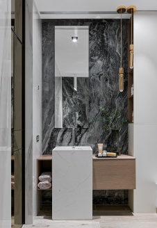 Фото интерьера санузла квартиры в стиле неоклассика