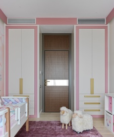 Фото интерьера детской квартиры в стиле неоклассика