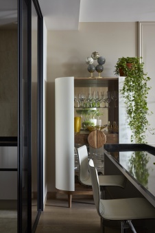 Фото интерьера гостиной квартиры в стиле фьюжн