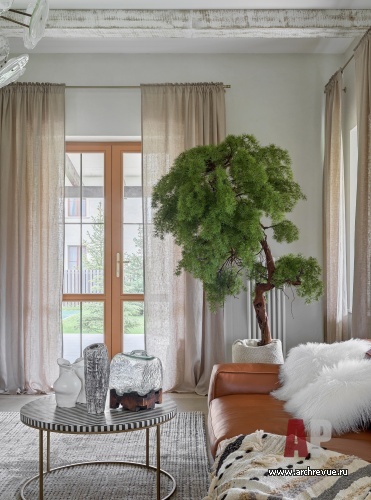 Фото интерьера гостиной дома в средиземноморском стиле