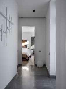 Фото интерьера коридора дома в стиле минимализм