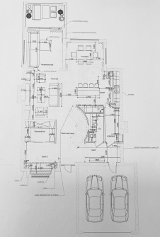 План первого этажа трехэтажного семейного дома. Общая площадь – 300 кв. м.