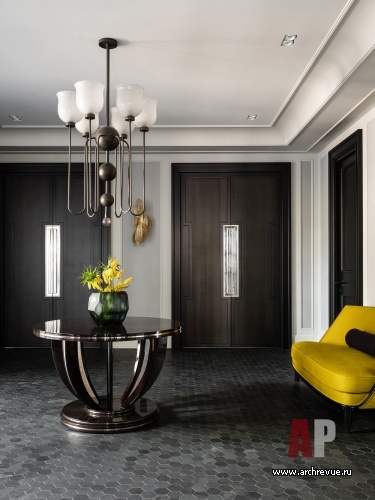 Фото интерьера входной зоны дома в стиле фьюжн 