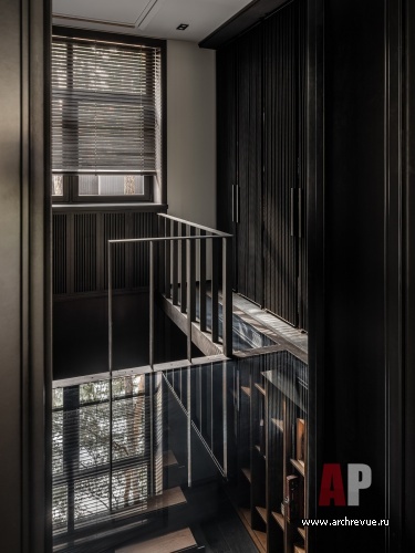 Фото интерьера винотеки дома в стиле фьюжн 