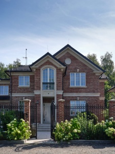 Фото фасада дома в американском стиле 