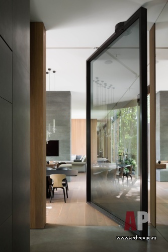 Фото интерьера гостиной дома в стиле минимализм