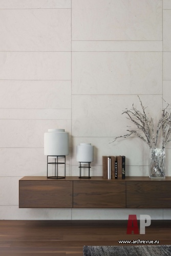 Фото интерьера гостиной дома в стиле минимализм