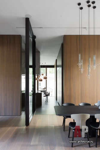 Фото интерьера гостиной дома в стиле минимализм 