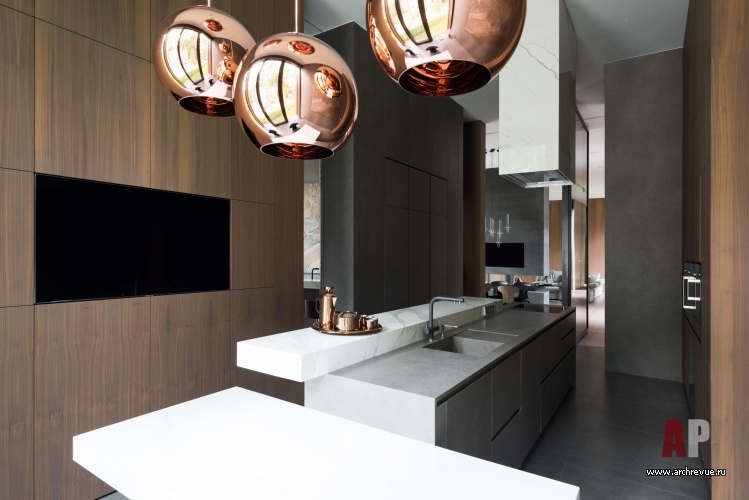 Фото интерьера кухни дома в стиле минимализм