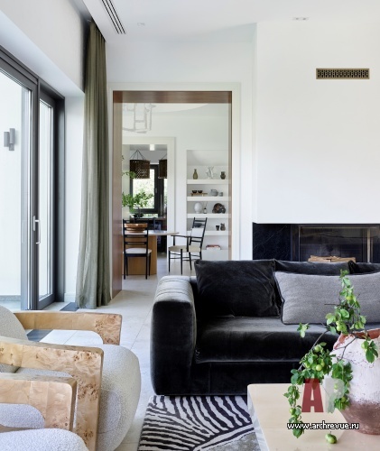 Фото интерьера гостиной дома в средиземноморском стиле 