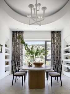 Фото интерьера столовой дома в средиземноморском стиле 