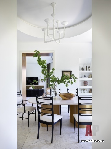 Фото интерьера столовой дома в средиземноморском стиле 