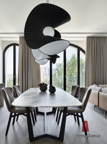 Фото интерьера столовой квартиры в стиле фьюжн 