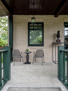 Фото фасада дома в стиле неоклассика 