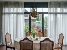 Фото интерьера зимнего сада дома в стиле неоклассика 