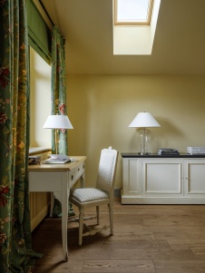 Фото интерьера спальни дома в стиле неоклассика