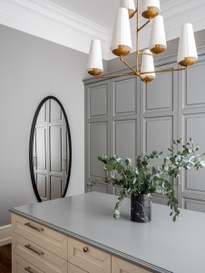 Фото интерьера гардеробной пентхауса в американском стиле 