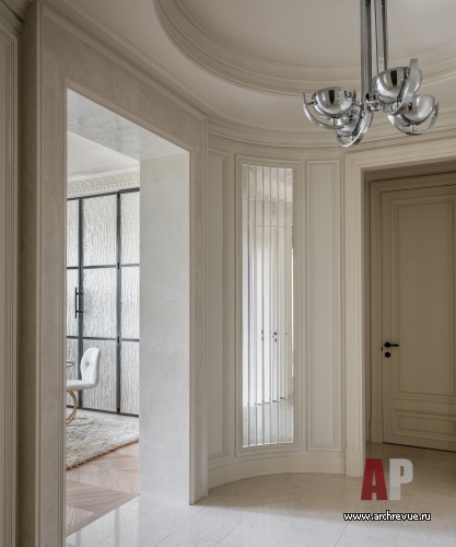 Фото интерьера входной зоны квартиры в стиле неоклассика