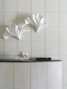 Фото интерьера гостиной квартиры в стиле неоклассика 