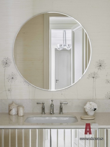 Фото интерьера санузла квартиры в стиле неоклассика