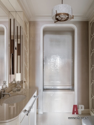 Фото интерьера ванной квартиры в стиле неоклассика 