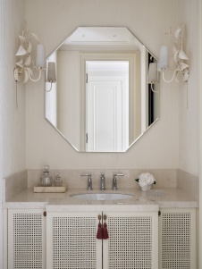 Фото интерьера гостевого санузла квартиры в стиле неоклассика