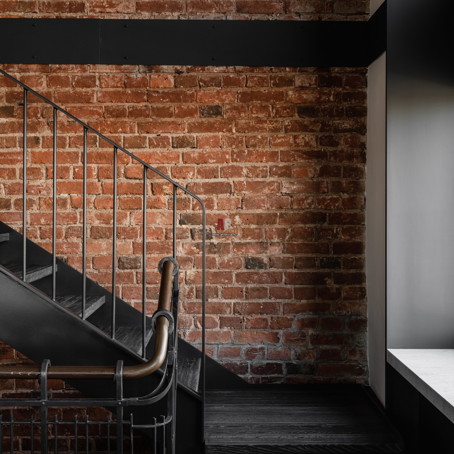 Фото лестницы пентхауса в стиле лофт