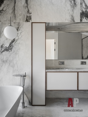 Фото интерьера санузла пентхауса в стиле лофт