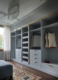 Фото интерьера гардеробной квартиры в американском стиле 