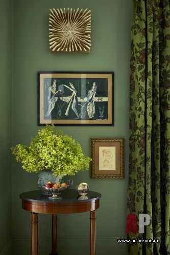 Фото интерьера гостиной дома в стиле неоклассика