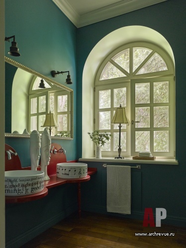 Фото интерьера санузла дома в стиле неоклассика