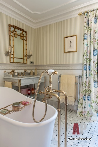 Фото интерьера ванной комнаты дома в стиле Прованс