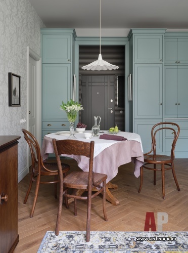 Фото интерьера столовой квартиры в английском стиле