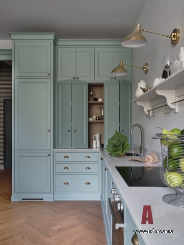 Фото интерьера кухни квартиры в английском стиле