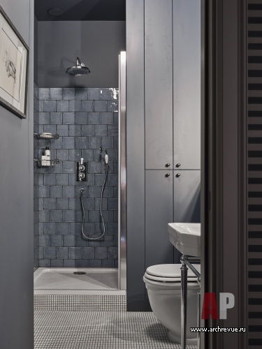 Фото интерьера гостевого санузла квартиры в английском стиле