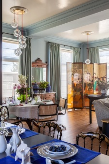 Фото интерьера гостиной дома в стиле фьюжн 