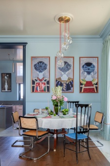 Фото интерьера столовой дома в стиле фьюжн 