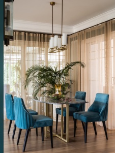 Фото интерьера столовой дома в стиле фьюжн