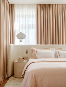 Фото интерьера спальни квартиры в стиле фьюжн