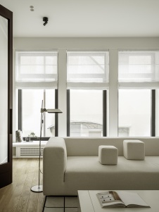 Фото интерьера гостиной квартиры в стиле минимализм 