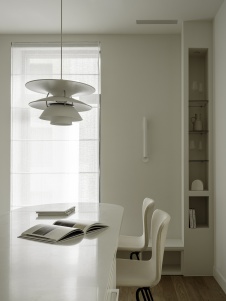 Фото интерьера столовой квартиры в стиле минимализм 