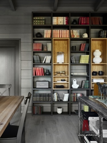 Фото интерьера библиотеки деревянного дома в современном стиле