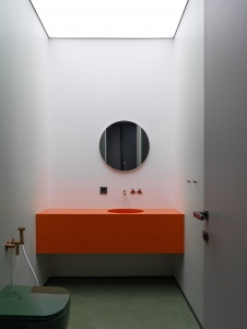 Фото интерьера санузла дома в стиле минимализм 