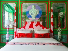 Фото интерьера спальни квартиры в стиле китч