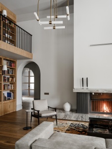 Фото интерьера каминной дома в средиземноморском стиле