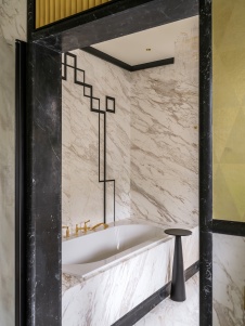Фото интерьера ванной дома в стиле ар-деко