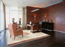 Фото интерьера кабинета панорамного офиса в современном стиле 