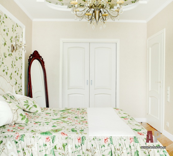 Фото интерьера спальни небольшой квартиры в неоклассике