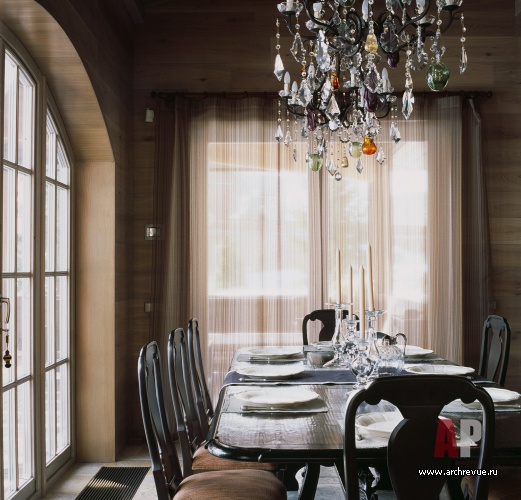 Фото интерьера столовой дома в стиле фьюжн